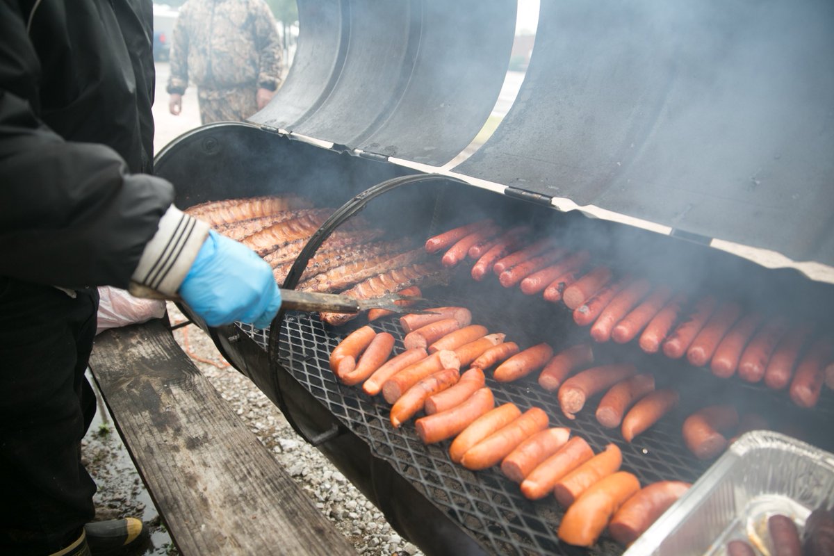 MagicCtClassic's tweet photo. Tailgating is in full swing, and it smells delicious out here! #ThisIsHowWeClassic #MCC2017 https://t.co/AB3LDEr6Dz
