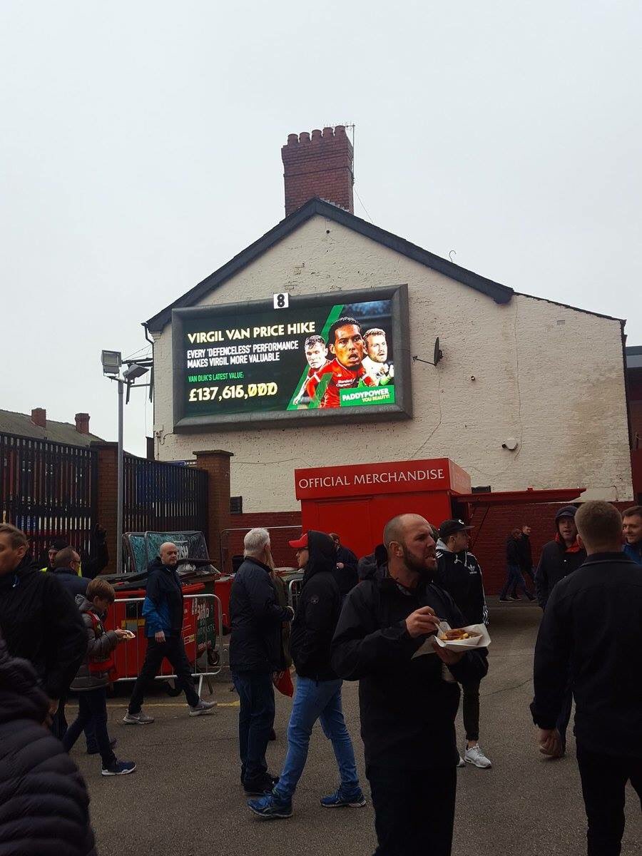 HindmarshMatt's tweet photo. @paddypower at it again with a superb example of opportunistic marketing outside Anfield @LJMUSportB. #creativethinking #defensiveproblems https://t.co/47munUSSg9