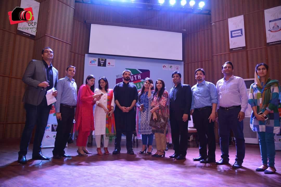 mafzal3003's tweet photo. Youth Leadership Program (YLP). Here is one super click with one and only Hamza Ali @iamhamzaabbasi . #YLP2016 #CareerBuzz #YouthConnect https://t.co/NM5DepQSfV
