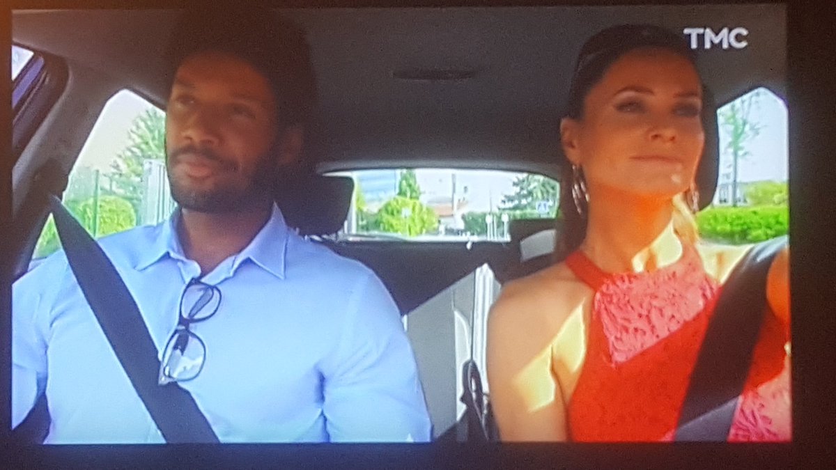 miss_manue's tweet photo. Je suis prête mon @xavierdelarue #LMDLA et toi es tu avec nous ce soirée mon beau #xababa ! ❤🤗😙 https://t.co/Ztw9eyFUZD