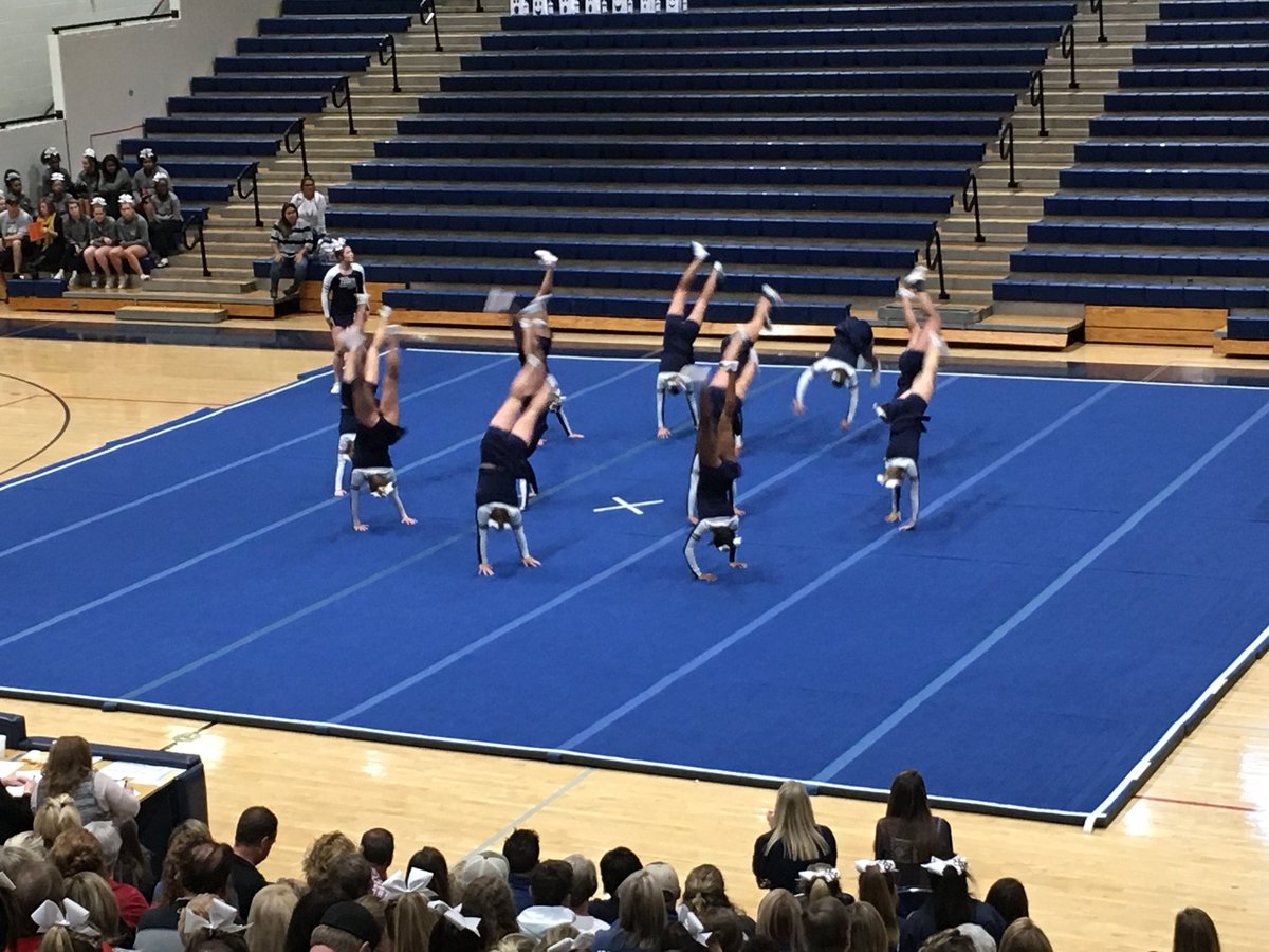 KnightNation_09's tweet photo. Great job by comp cheer today at Woodstock @RRHScheers proud of you girls and coaches way to work through adversity https://t.co/Iev5DC1NMi