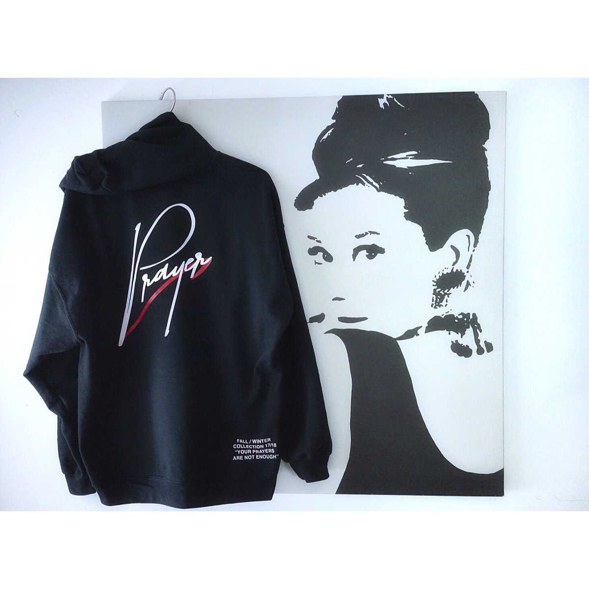 giomadeit's tweet photo. 11/17/18
Be ready...#PRYR
IG:pryr_clothing https://t.co/7EsoLOyZ96