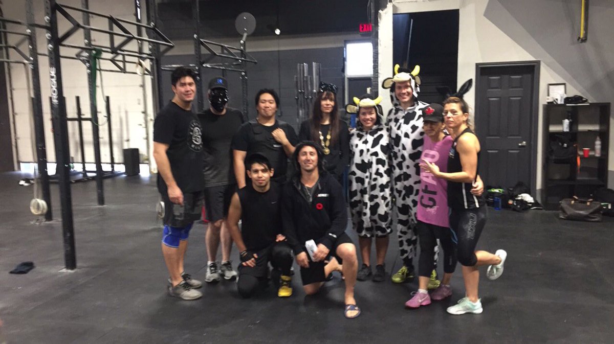 AthleticMotion's tweet photo. Awesome morning at @AllInOneSNC for the third edition of #NightmareOnCaledonia. Woot woot, go Team Black!
#crossfit #allinonesnc #cfaio https://t.co/tnGGWS3iAa