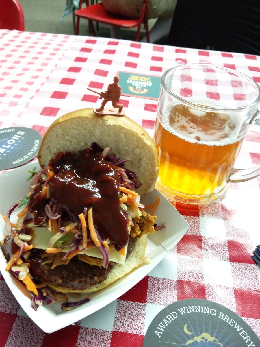 D_Packer's tweet image. Grubs up! #HBF17