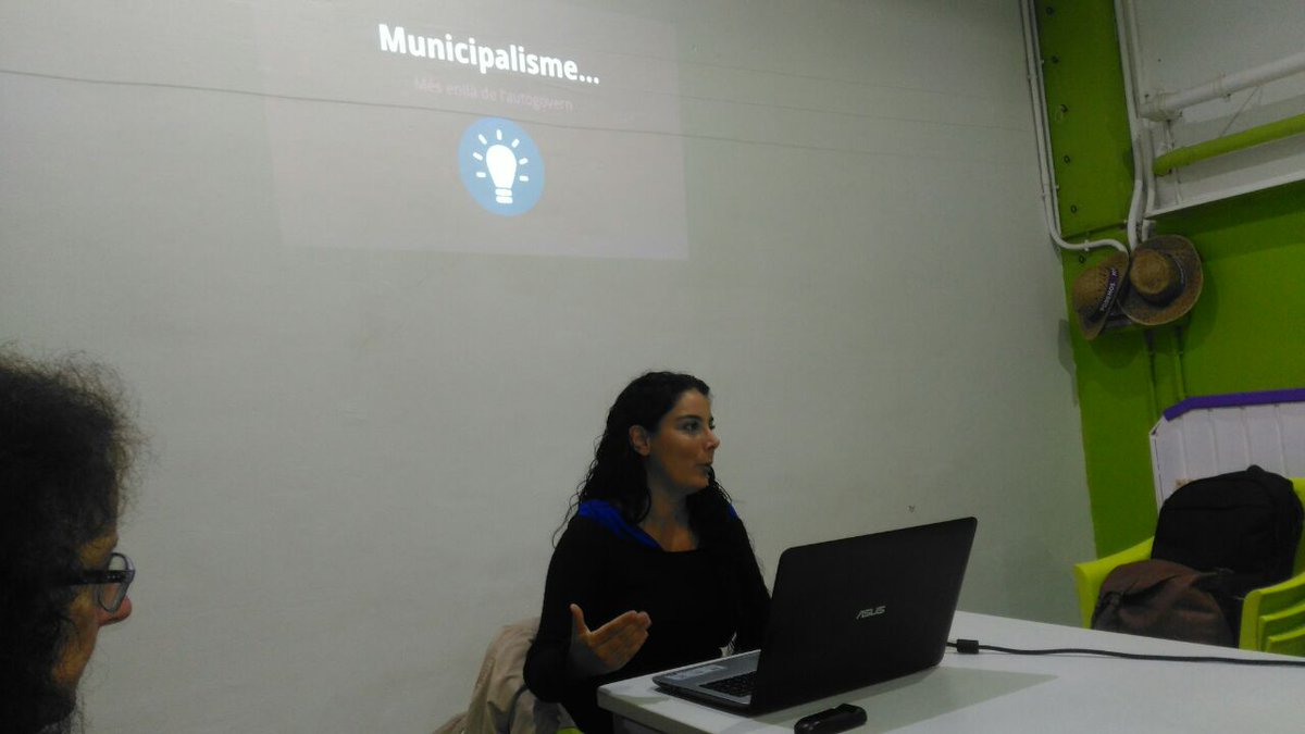 podem_cat's tweet photo. Avui a Girona, la nostra Secretaria de Municipalisme @Laura_Haba ha realitzat la formació "d'Introducció al Municipalisme". Seguim!🙂✊ https://t.co/5ba6xMIMBt