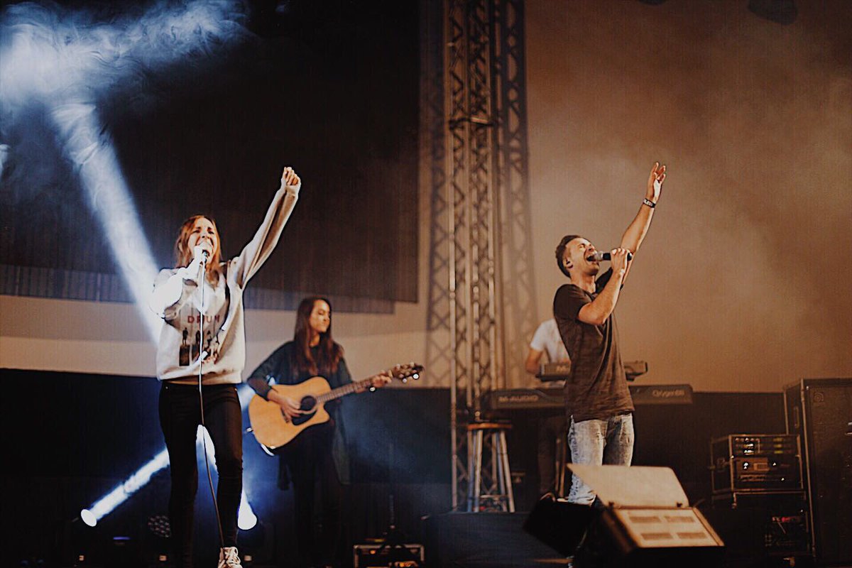 ConfTORENT's tweet photo. O dimineață super cu Casa Tâmplarului și Life Worship UK. Duhul Sfânt a lucrat într-un mod special!
#torent2017 #undrumnou https://t.co/Bd7fI0PIfT