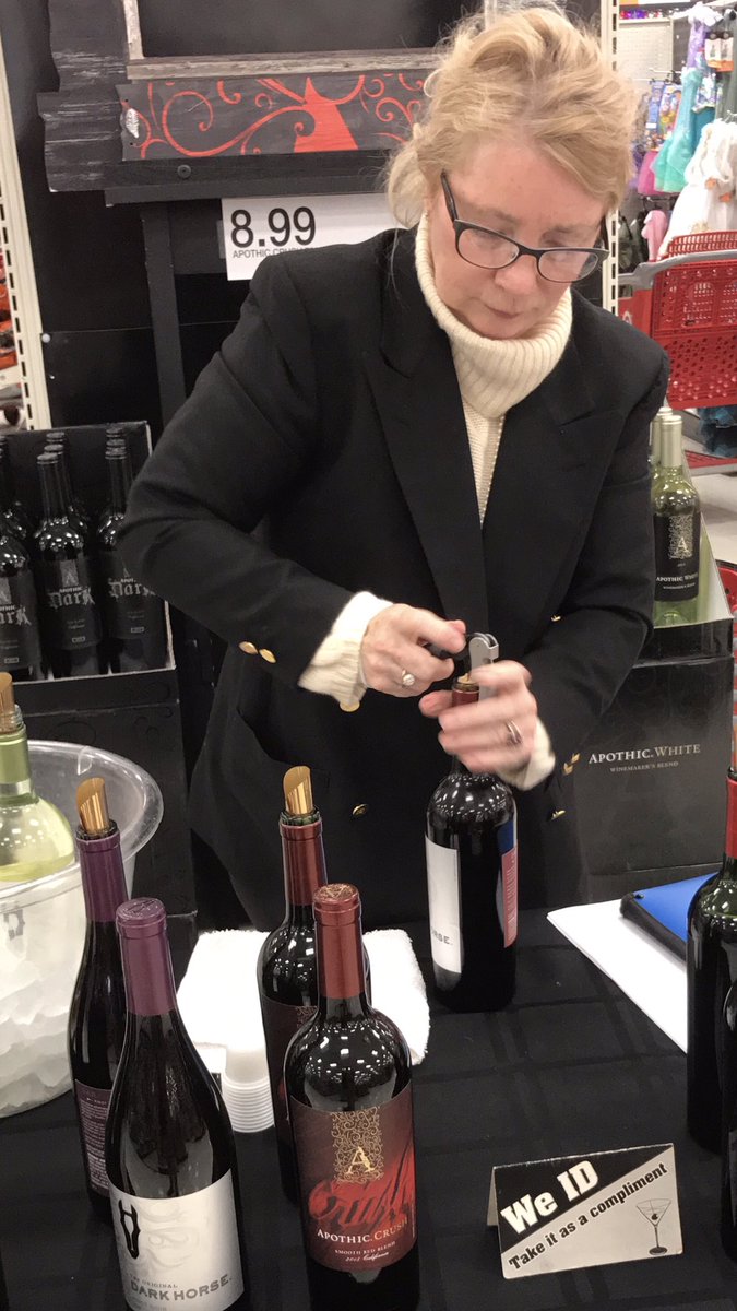 Andrew050887's tweet photo. @A_Leigh_ @jamaal_edwards @KoernerDist Sent in Vicki the expert! #TasteOfD117 #SaturdaysAreForSampling #NoTricksAllTreats https://t.co/Ts0NENYpQO