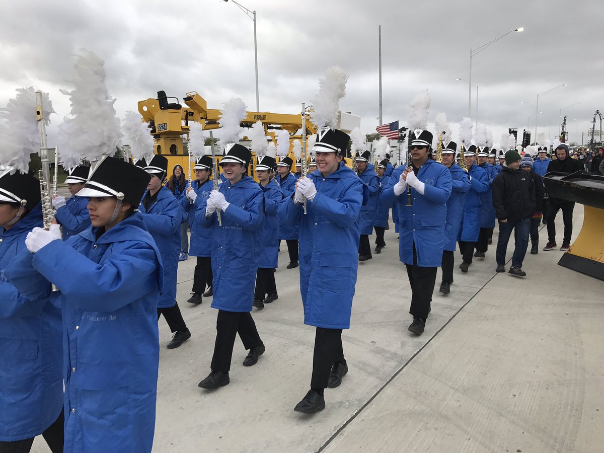 Cold can't stop our <a href="/LPHSband/">Lake Park Band</a>! Honored to celebrate the <a href="/IDOT_Illinois/">IDOT_Illinois</a> opening of I390! Great job to the #WeAreLakePark Marching Band!