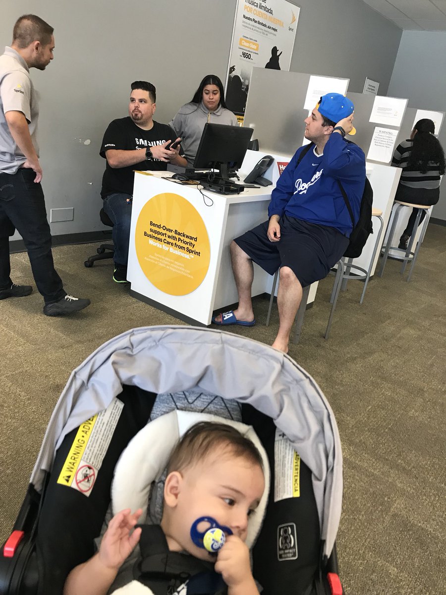 YeseniaUnique's tweet photo. Thank you #ElMonteSprintStore for porting my husband back to @sprint. #ConnectNow behaviors in full effect. #westside https://t.co/VjnFjSlDhu