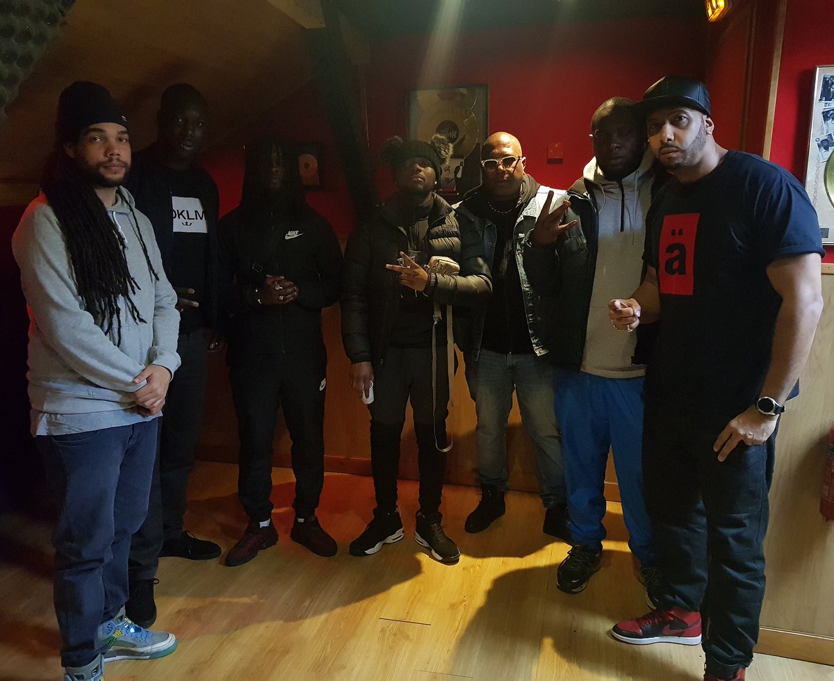 DJLORDISSA's tweet photo. Maintenant la rediffusion du @CouvreFeuOff sur @oklmradio avec @13BlockOfficiel + #LeysMc #interview et #freestyle #CouvreFeu #OklmRadio https://t.co/dvhAfkGRHS