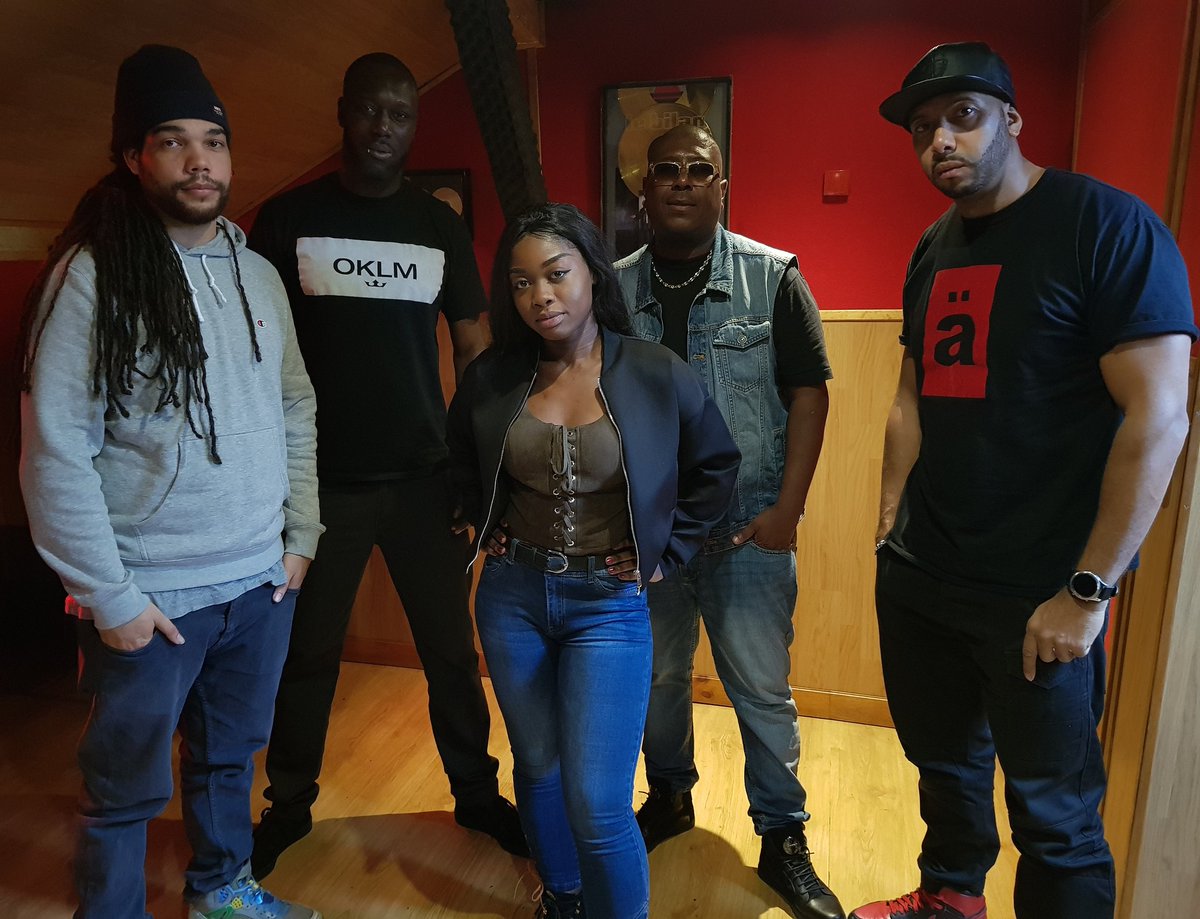 CouvreFeuOff's tweet photo. Juste après le mix de @DjPhaxxOfficial retrouvez notre 1er invité #LeysMc interview & freestyle dansle #CouvreFeu sur @oklmradio
#Decouverte https://t.co/T7Zdo83D4w