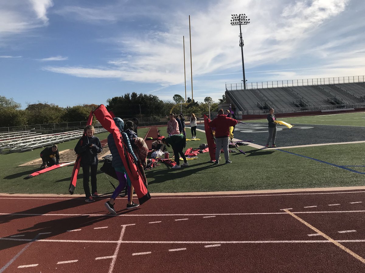 BHSTheElk's tweet photo. Good luck to @burlesonband today! Band is the Spirit of the Elks. ❤️🍀 You’ve got this, we believe in you!! @BHSElks #ElkFamily @bhs_stadium https://t.co/2dIjaYIjkX