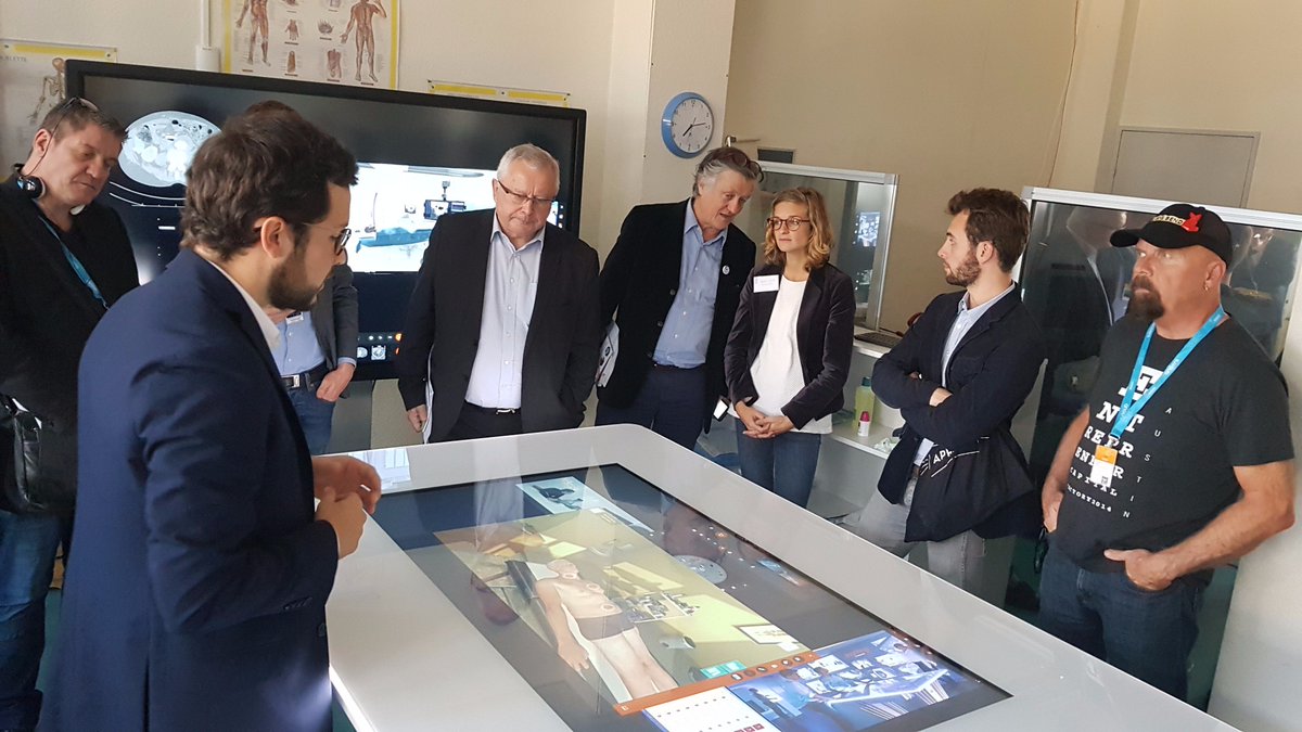 jeromeleleu's tweet photo. #WEFAngers @chu_angers référence en matière de santé connectée
https://t.co/uMe3TvFHCe Merci d'avoir accueilli les innovations @SimforHealth https://t.co/xIkSyBNcP9