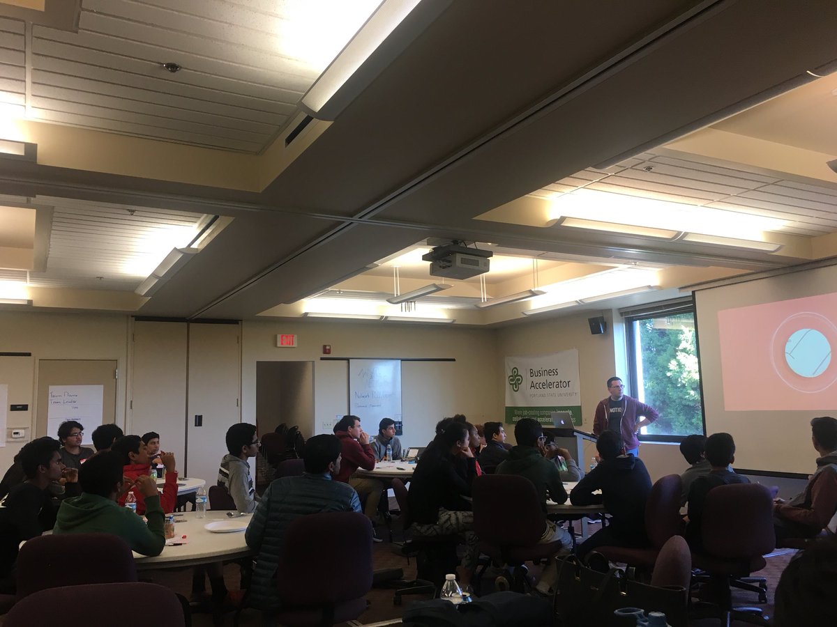 TYEOregon's tweet photo. Learning about design thinking! #TYEOregon #TYEStartUpWeekend https://t.co/F3mq3WAQUQ