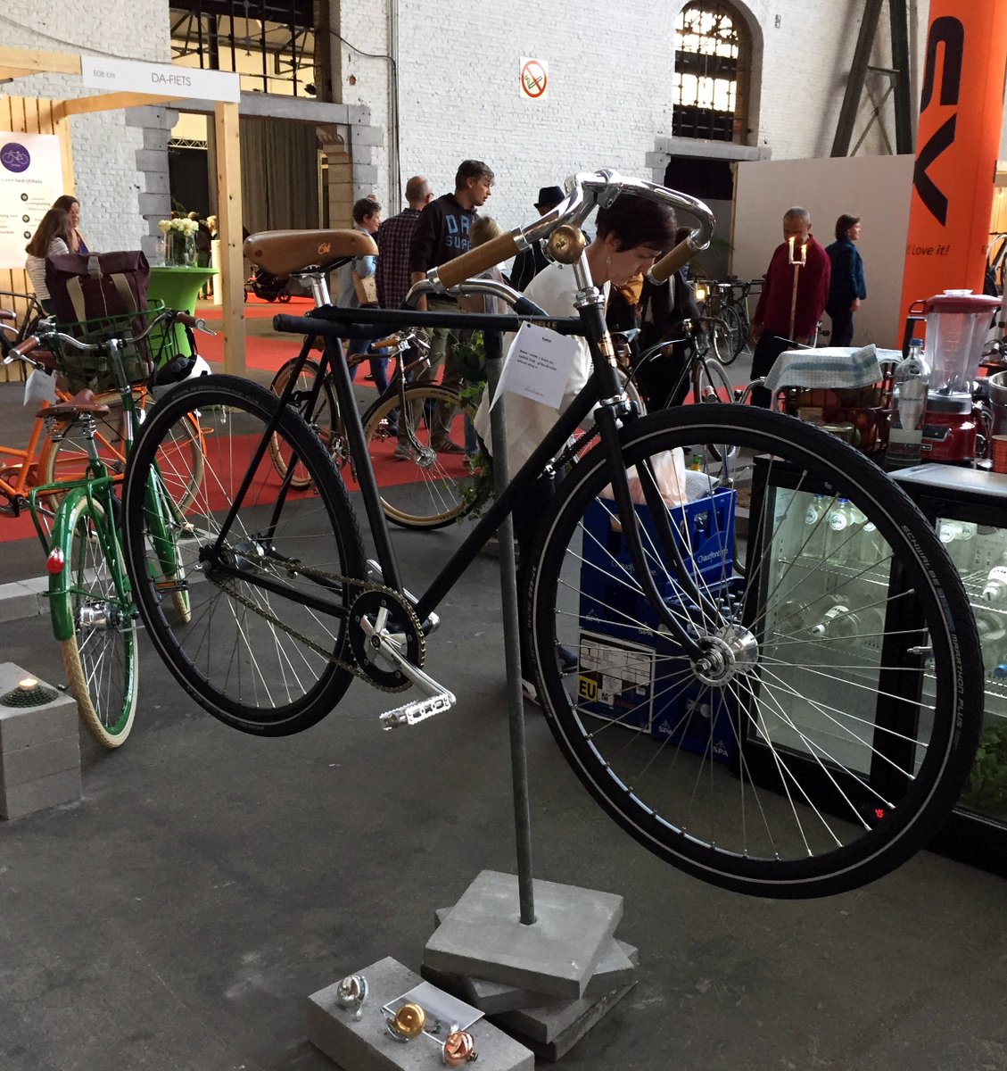 sashacycling's tweet photo. Another Brussels show stopper not found in the UK, a Belgian-made Achielle Sam Torpedo urban path racer inspired by vintage track bikes. https://t.co/h3jXrBYo5Q