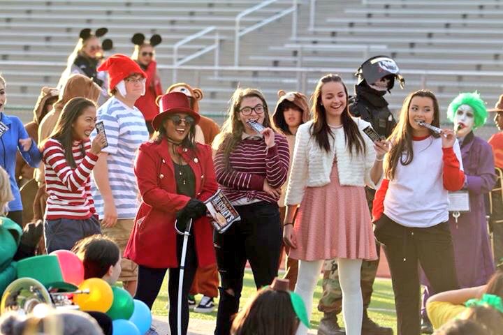 sk8ingtiffers's tweet photo. charlie and the chocolate factory 🍫#boobowl2017 @mr_singletary1 https://t.co/QXyG5RTcaS