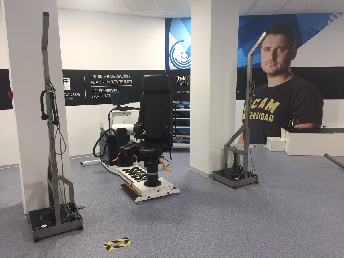 IberianSportech's tweet photo. Que mejor parada a la vuelta de Alicante que por las instalaciones de @CAR_lamangaclub @go_exxentric #Twisterpulley #Elements #IberianTools https://t.co/mrLOCqy4P3