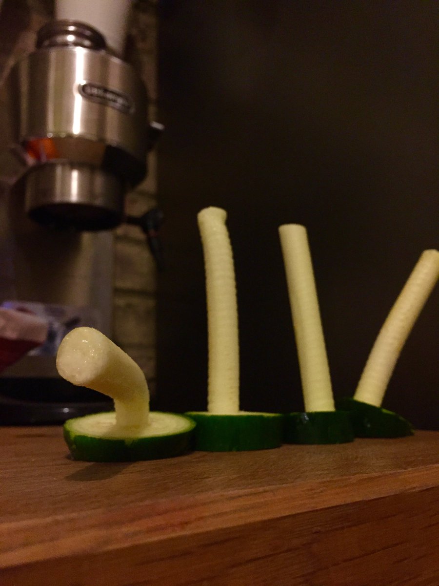 GlutenAl's tweet photo. If you have one, you know! #Corgetti #FirstWorldProblems #SpiralizersDroop https://t.co/dq4Xj22kQ4
