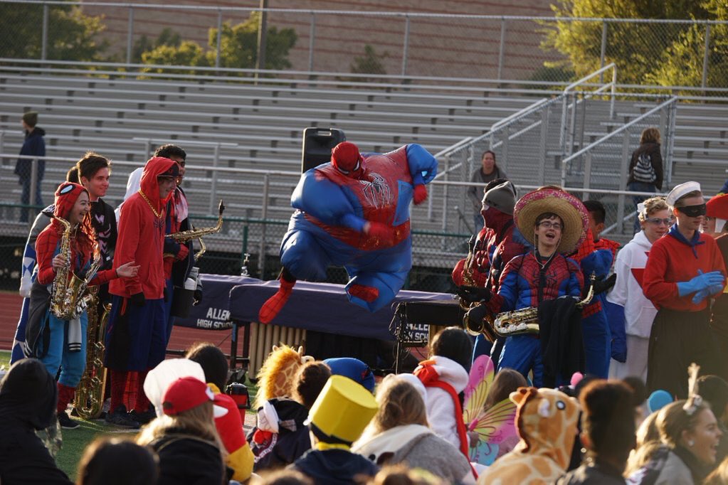 AHSBandCouncil's tweet photo. Best Group Costume! #BooBowl2017 https://t.co/P83PFQ3B84