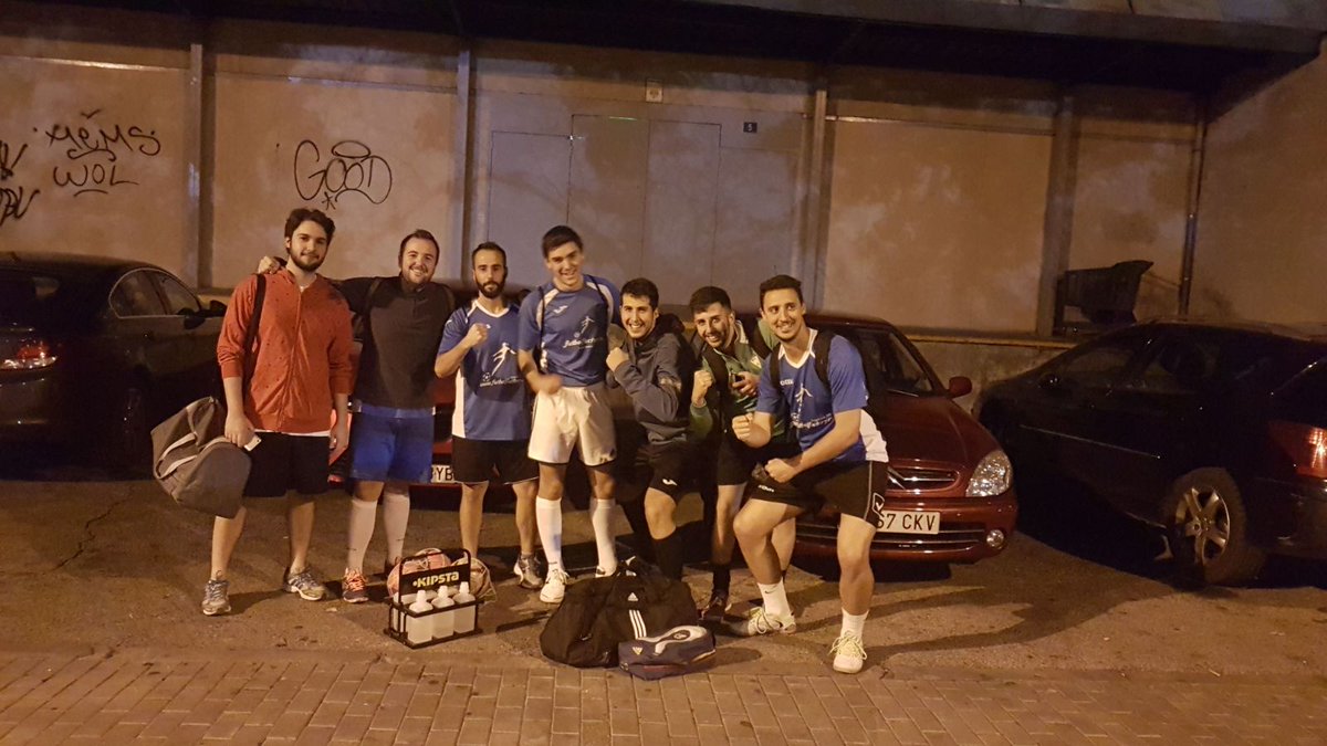 VaterdeMunich's tweet photo. Primera victoria del equipo,6-3 con un gran partido de todo el equipo demostrando lo que valen y que pueden competir en la liga #forzavater https://t.co/f2TWVntpkL