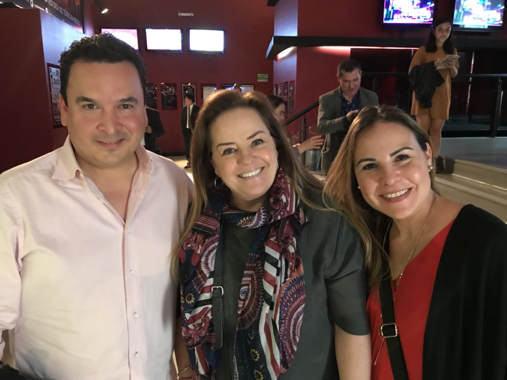 <a href="/Isabellascurain/">Isabel Lascurain</a> <a href="/bajoterapia/">MalosModales</a> <a href="/ArathdelaTorre/">Arath De La Torre</a> Isabel M. gracias por atendernos, fuiste la gran sorpresa de la noche Bella por fuera y por dentro, Saludos desde Mty