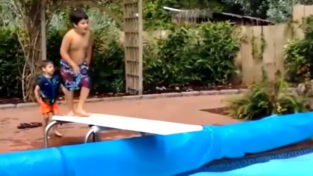 EveHow_com's tweet image. VIDEO evehow.com/4vdyqto9bma/