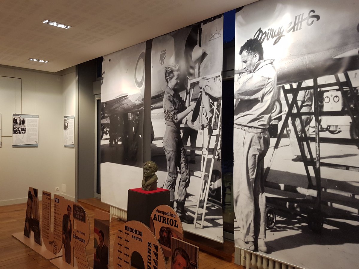 a_leboeuf's tweet photo. Vernissage de l'exposition consacrée à la Vendéenne Jacqueline Auriol à @VilledeChallans #SociétédHistoire #aéronautique #culture https://t.co/cOTBH20HJF