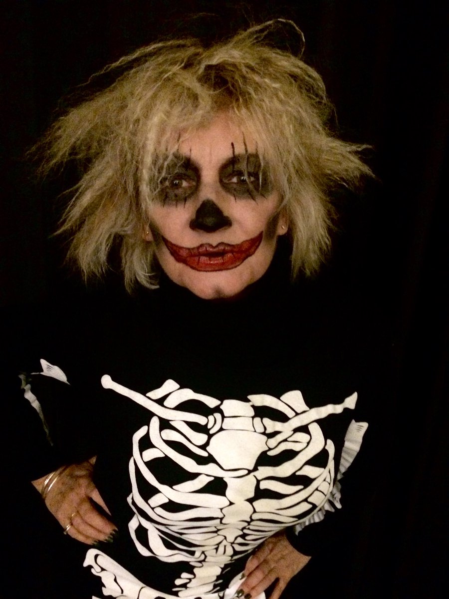 PortiaGreen's tweet photo. #HappyHalloween ☠️👻🎃💋💋 https://t.co/XBr5SYTGNU