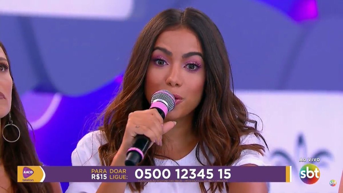 JucaDream's tweet photo. Anitta no Teleton 2017. ✨👑#Teleton20Anos https://t.co/FKlI8p4WUH