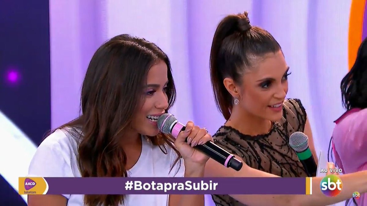 JucaDream's tweet photo. Anitta no Teleton 2017. ✨👑#Teleton20Anos https://t.co/FKlI8p4WUH