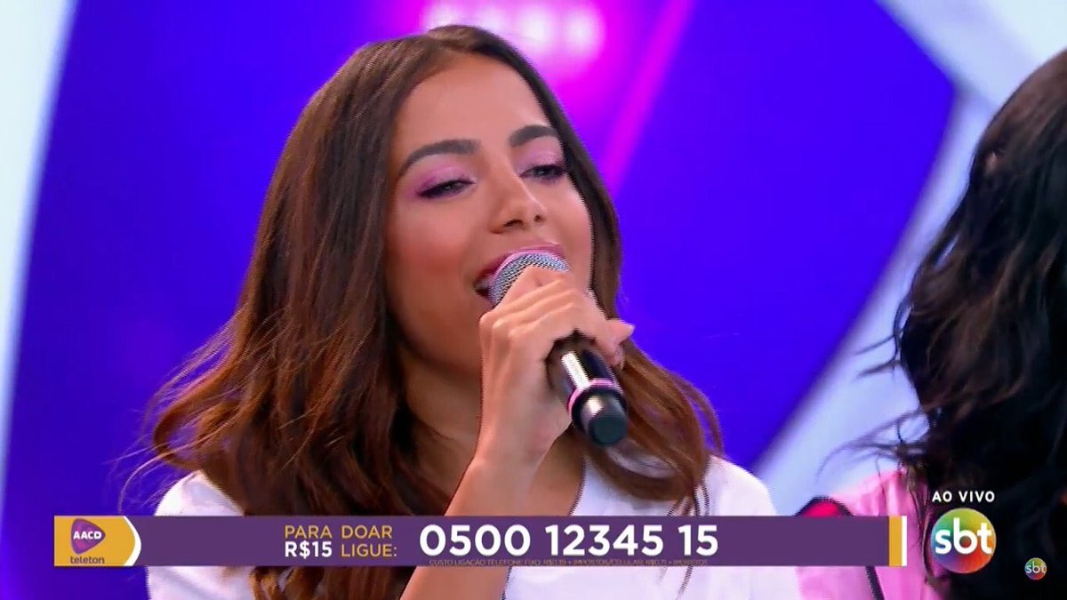JucaDream's tweet photo. Anitta no Teleton 2017. ✨👑#Teleton20Anos https://t.co/FKlI8p4WUH