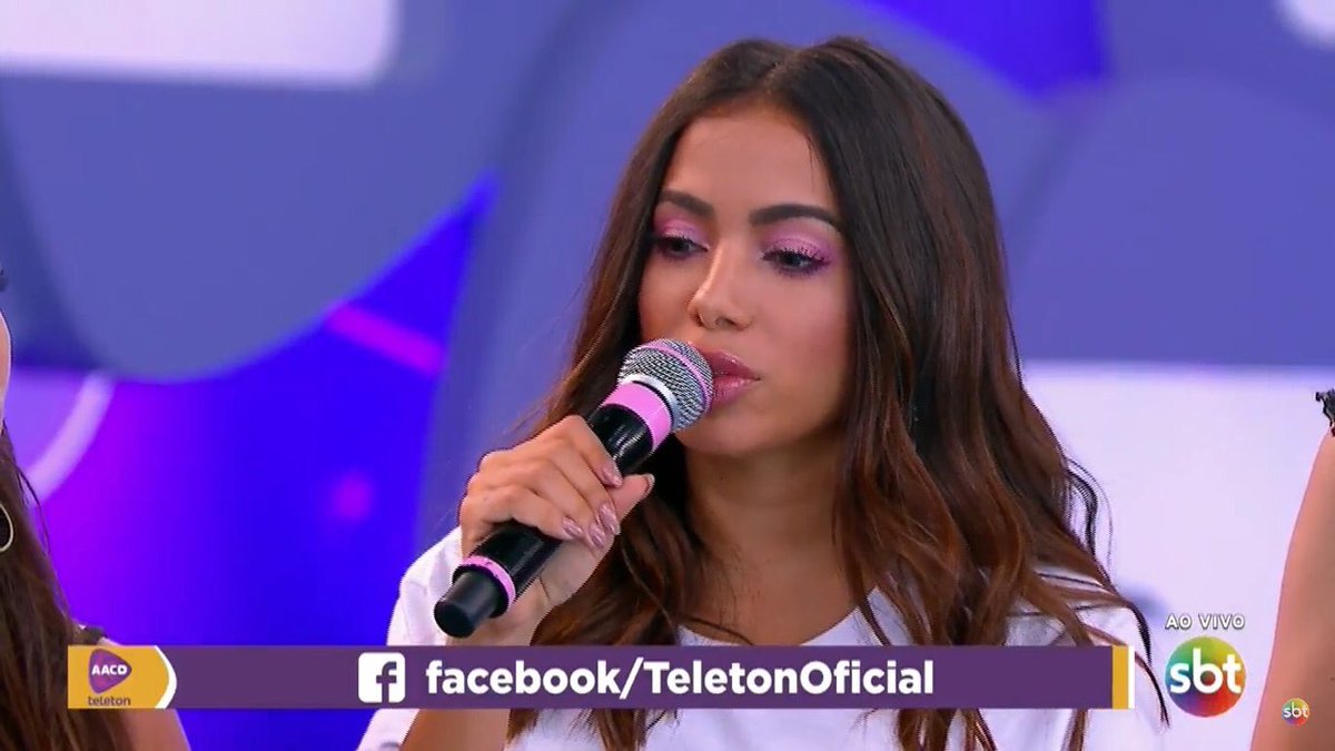 JucaDream's tweet photo. Anitta no Teleton 2017. ✨👑#Teleton20Anos https://t.co/FKlI8p4WUH