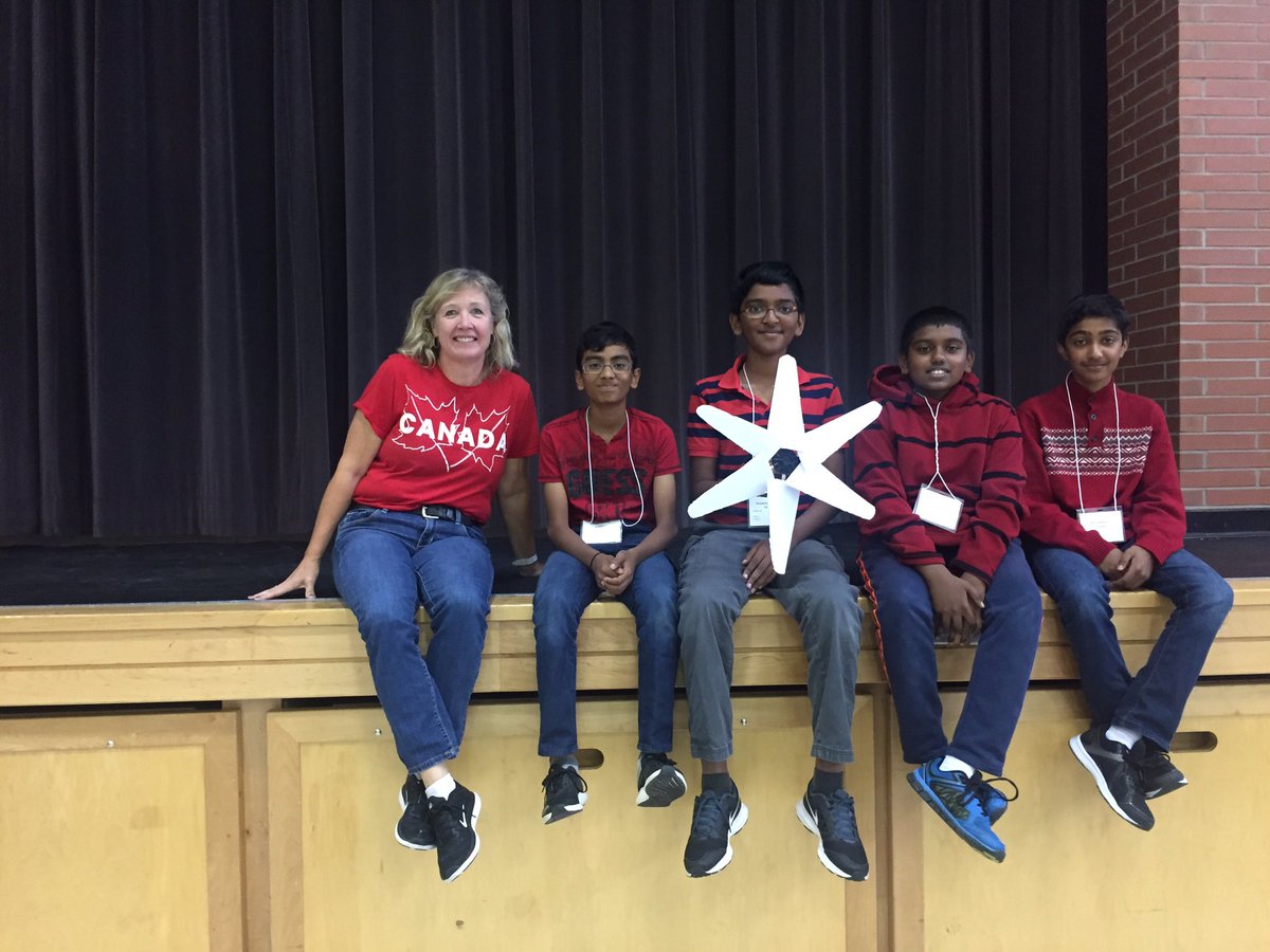 MiriamWeickert's tweet photo. Our future engineers!! PEO design challenge 2017 @Royal_Orchard @peel21st @PeelEML https://t.co/dFaxJDjudq