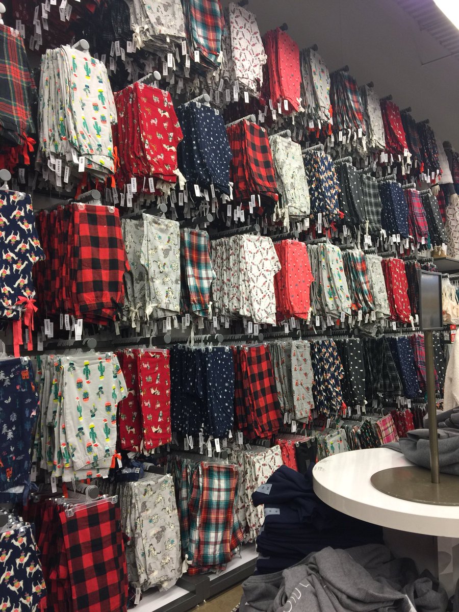gracelynkay3's tweet image. PSA to anyone that loves pajama pants as much as me : this is at old navy