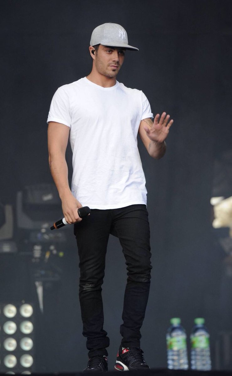 TWDirtyGirls's tweet image. 🔥🎤 Here&apos;s a few more of those @MaxGeorge stage pictures. That smile he has while singing is everything. #StageVibes