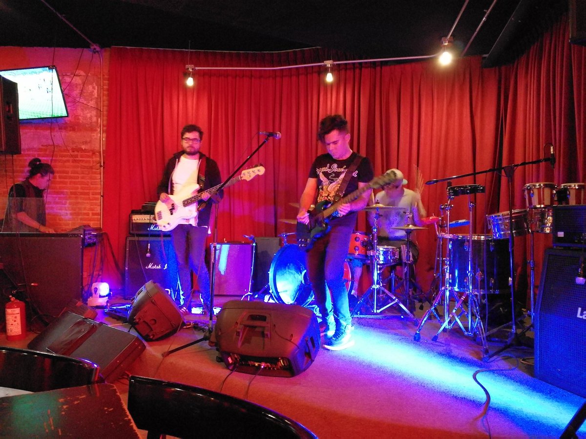 BWEntMX's tweet photo. ⚡Ya estamos en @WildWingersLive en los últimos detalles para esta noche con @PonchoYezka @YezkaOficial ⚡ https://t.co/5cO9W5WmHj