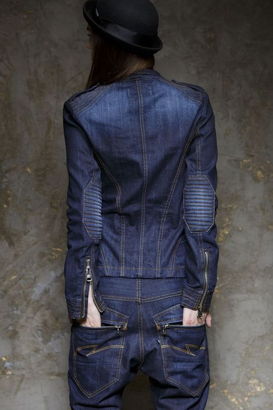 Expofaro's tweet photo. Raw #Dark #denimjacket #structured #trend #fashion #denimnews #Expofaro https://t.co/7CbpNwn3Rp