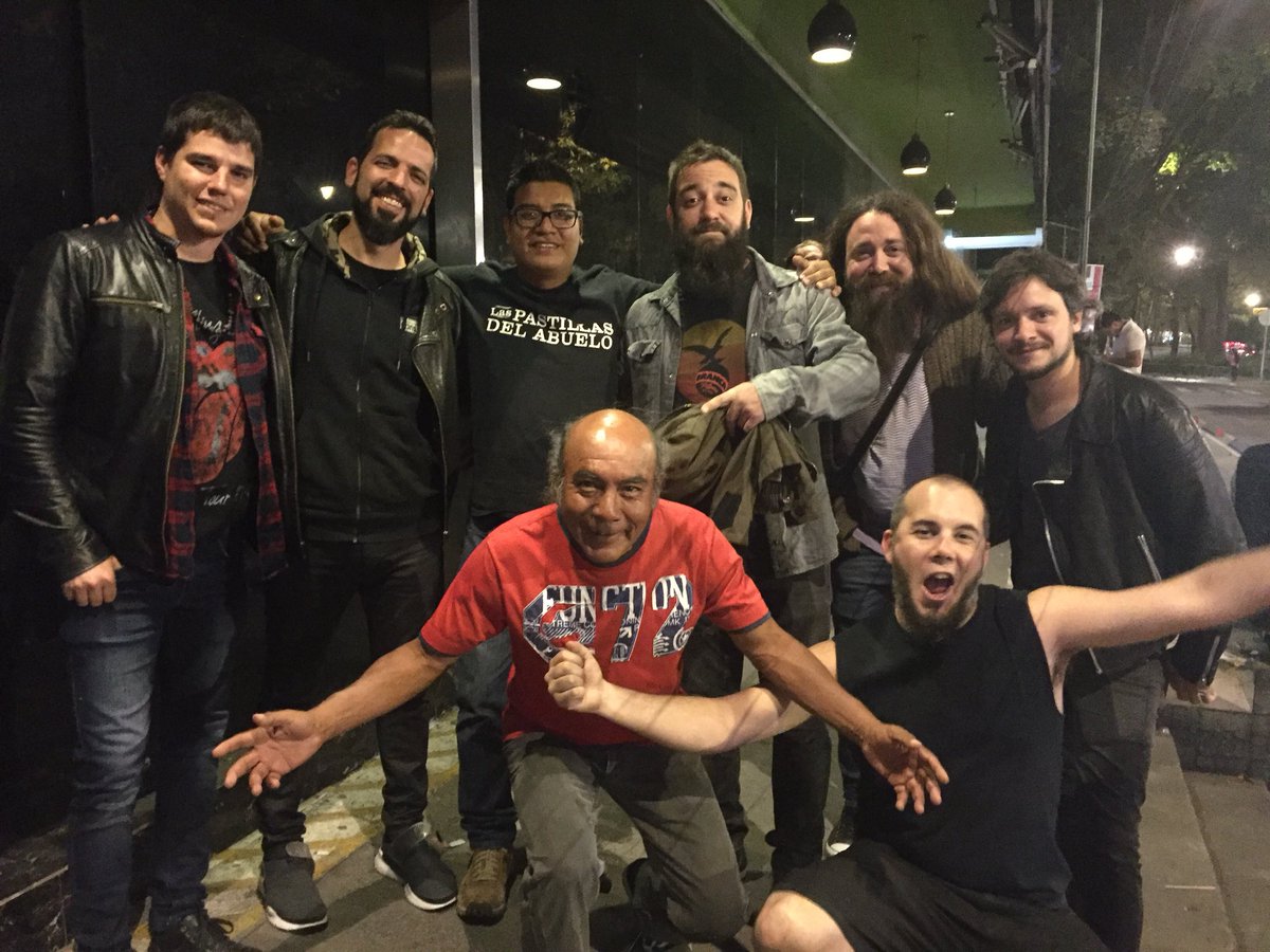 PRISANI30's tweet photo. @DelAbuelo @JuanJComas @PitiRockOk excelente tarde con LPDA. Gracias pastillas https://t.co/eOyINKlpT8