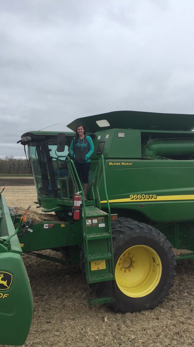 BEisenbath's tweet photo. Brought the family out with me today. Great yields and great people! 3718 take the win at 87 bushel in West Alton, MO. #XtendYourYield https://t.co/Cr0ymGyrVG