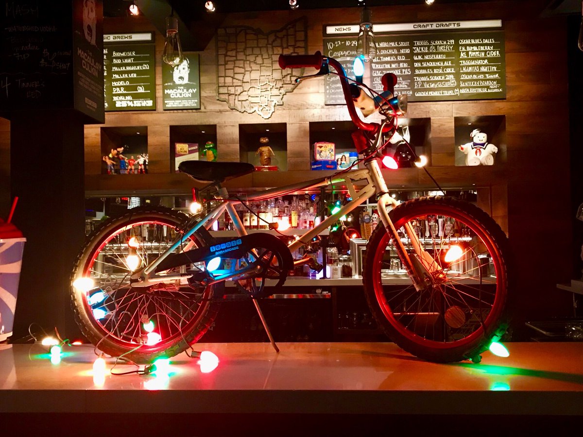 16BitBar's tweet photo. TODAY IS COSPLAYOWEEN! CLE, do you have a COSTUME worthy of our GRAND PRIZE? #GetOverHere #COSPLAYOWEEN #StrangerThings #ProThunder #Stock https://t.co/MokstGlFZe