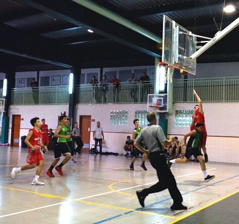 BQMMolins's tweet photo. Gran victòria del Cadet 03 per 86-75 davant @plomssallereus en un bon i intens partit! #BQManyanetMolins #CM1A https://t.co/nyVedEGbNd