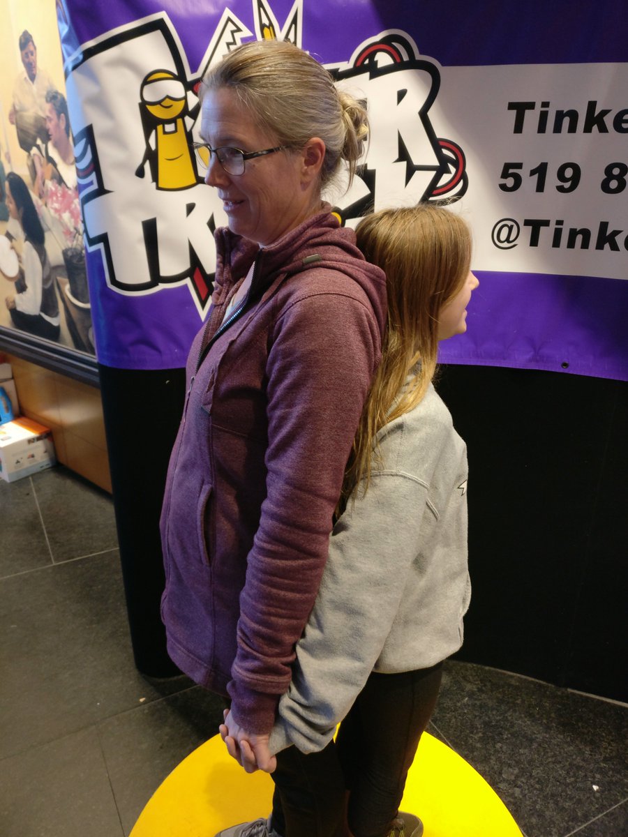 OddVoxel's tweet photo. Some marvelous #3DScans happening here at #Makerween! @tinkertruck @MakerExpo https://t.co/85ZyvptBR9