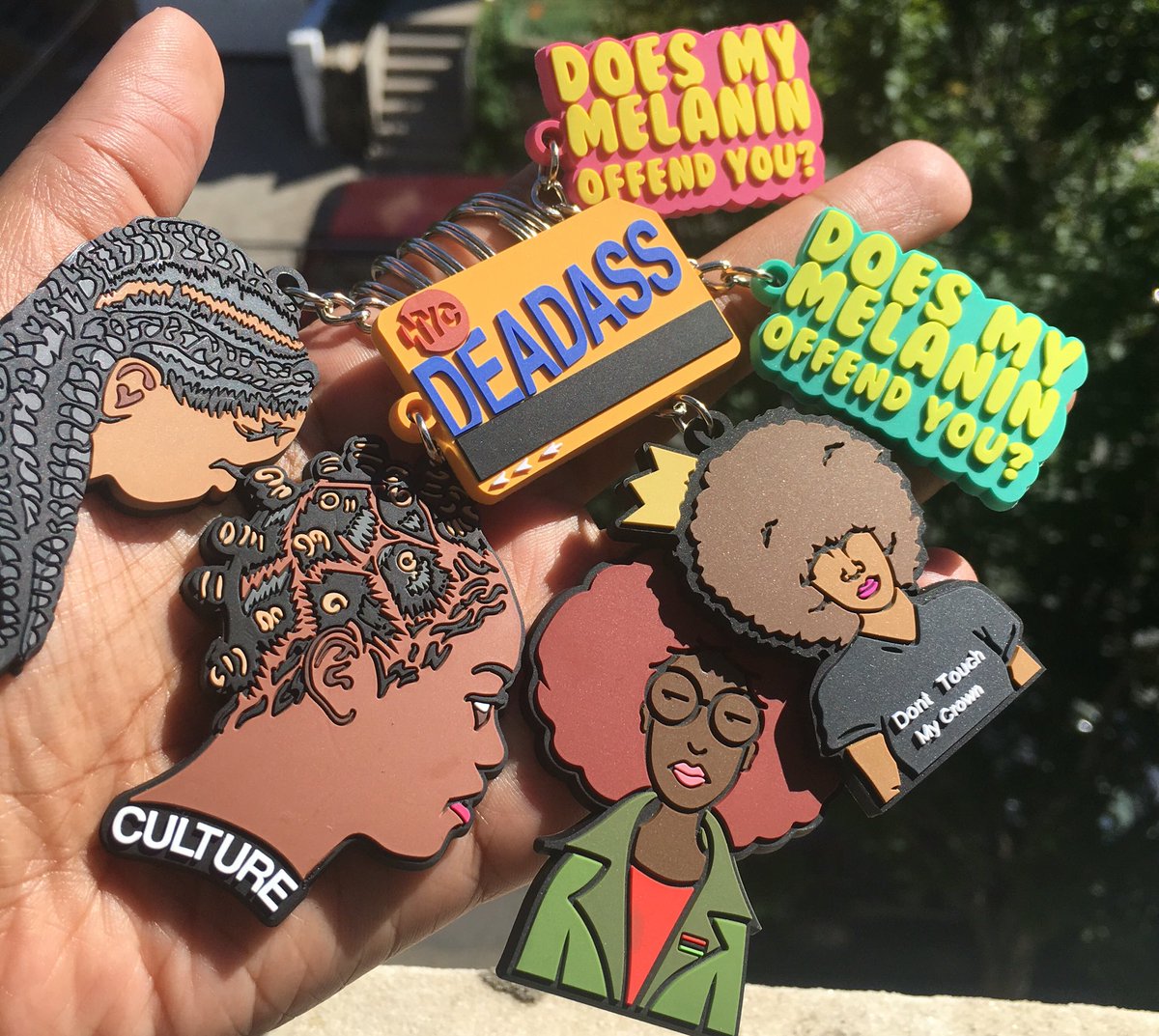 ColoringPins's tweet photo. I make dope sh*t for a living. 🙏🏾 Thank You Universe. ✨

📱https://t.co/0n7NizgYEh 📱 https://t.co/KxfgPhA1Jx