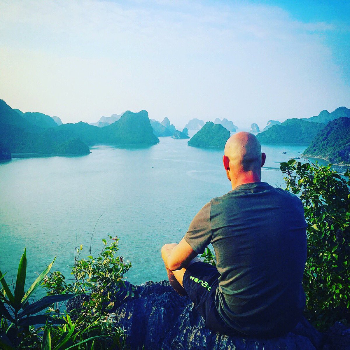 BaldScape's tweet photo. #Vietnam #baldscape #scenic #travel #photos with some #baldy head https://t.co/NHpro3D73c