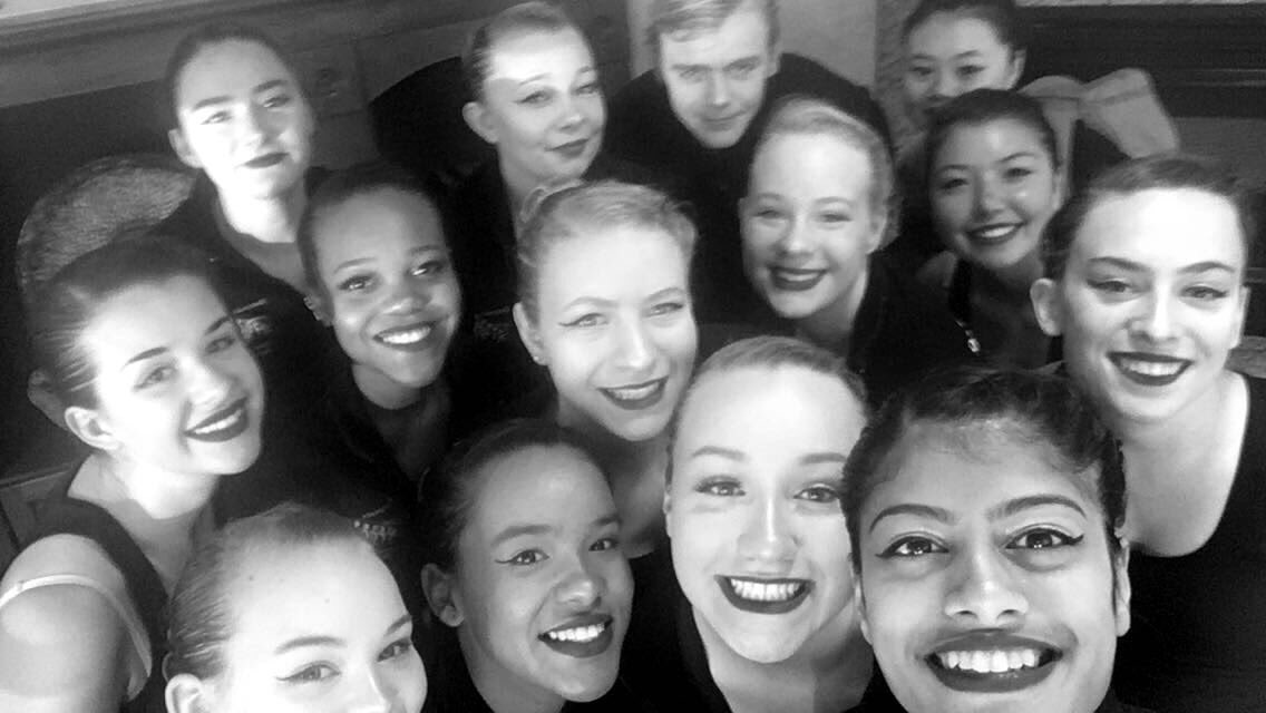 intermediate has finished their critique and official practice at the philly invitational and are ready to compete after a team lunch! ⛸❤️💙