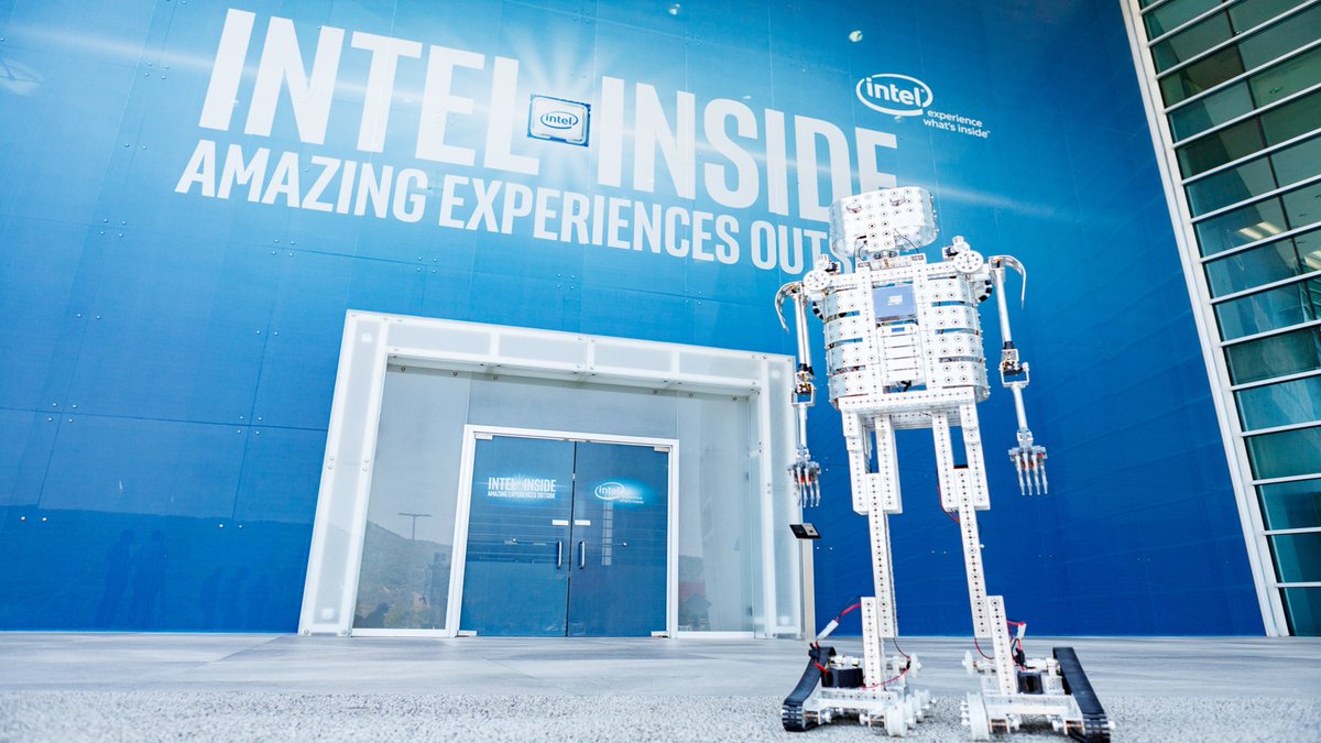xe1gyq's tweet photo. But wait! Who is Norman The Robot? Codenamed Amikoo, the main character in #HochobProject #IntelExperienceDay #WeKnowTheFuture #IntelMX https://t.co/klpaLI2Vg9