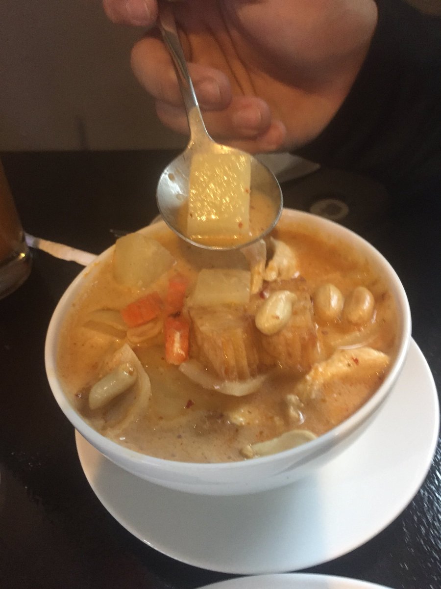 lbro878's tweet photo. Boom! Welcome to Hampton #Thailand ! #Kanlaya on Route 8! #CurryDay 4 @_ab15__ &amp; I. @thefoodtasters https://t.co/M01SsfRuHq
