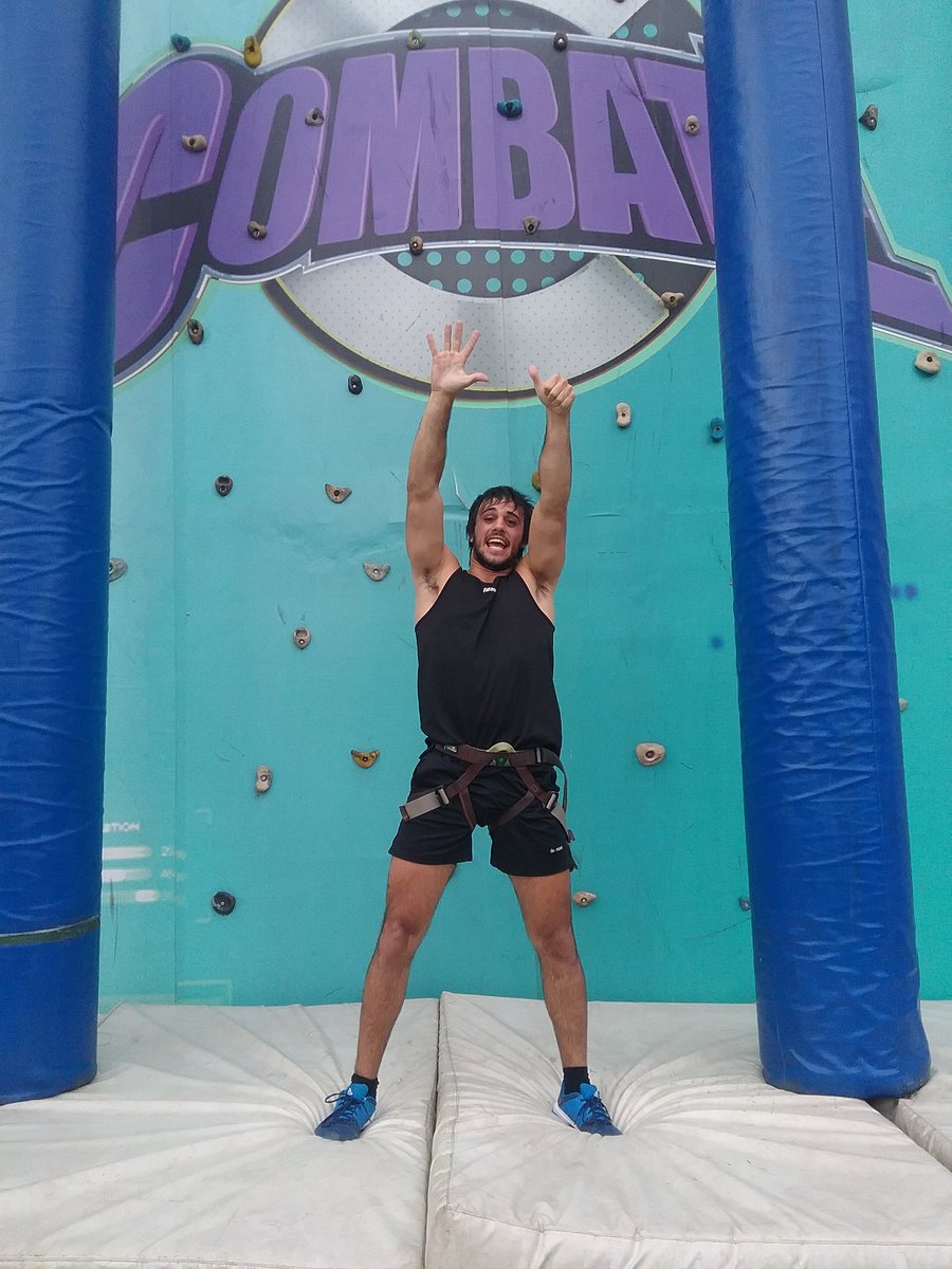 combatearg's tweet photo. VOT 6 al 2211 para salvar a @cocohalle https://t.co/2CKJWcbLOR