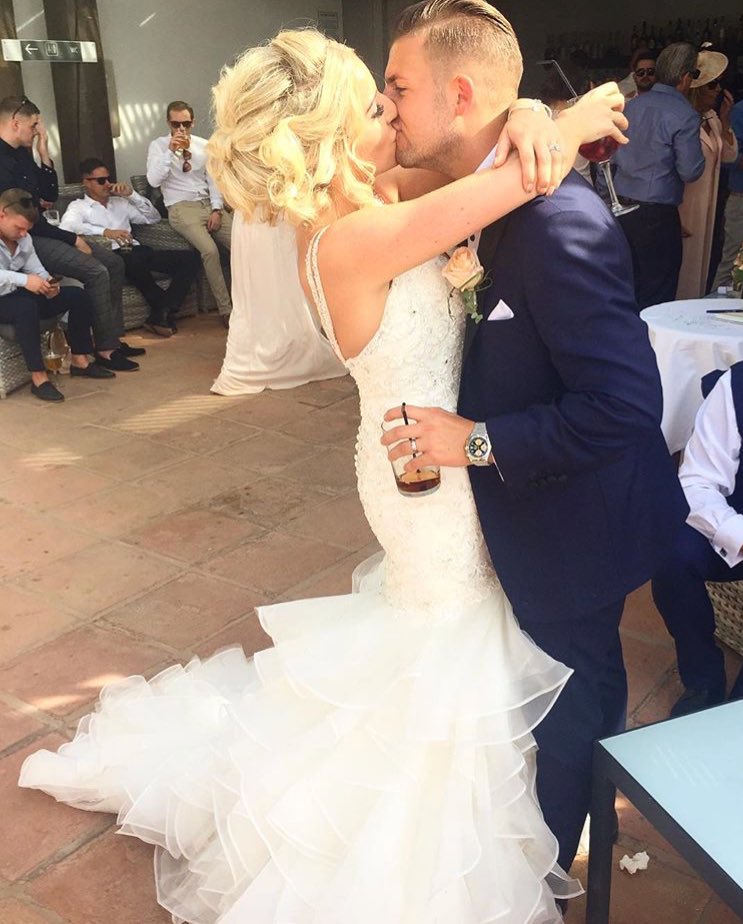 sophiemac89's tweet photo. What a day ๐ป #macwedding #blessed #craigdavid #mrsmac https://t.co/wX8owLNDpM