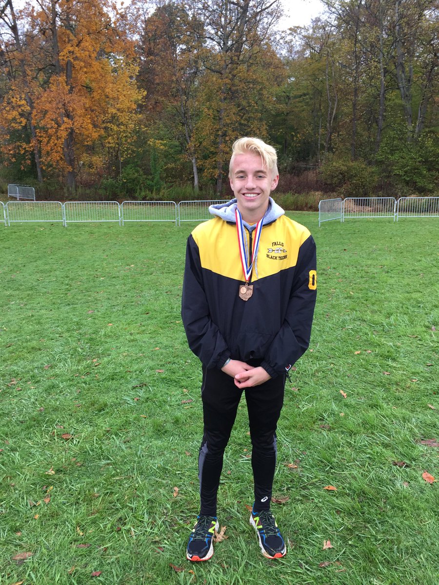 CFallsboyscc's tweet photo. Congratulations to Jack Wilcoxson for qualifying to OH State CC Championships today @ Boardman Regional. #CFallsProud https://t.co/R9J3nNi4vh